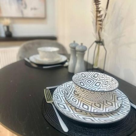 Cosy Stylish Studio Apartment Троубридж Экстерьер фото