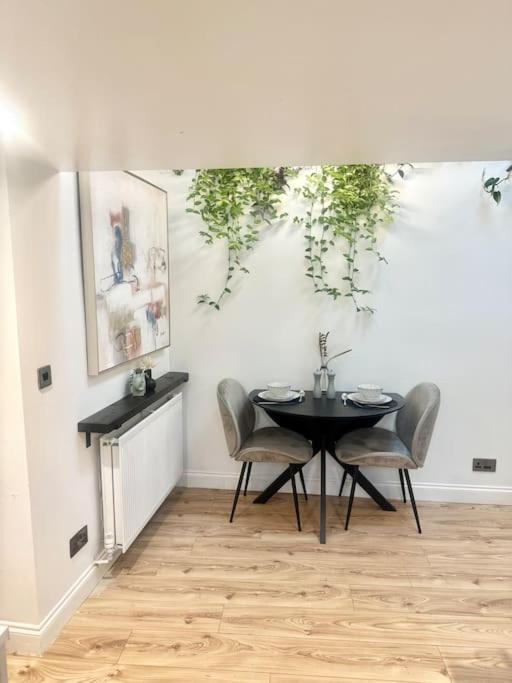 Cosy Stylish Studio Apartment Троубридж Экстерьер фото
